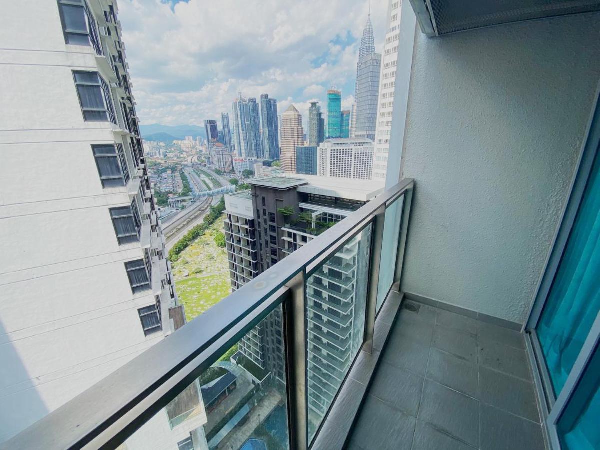 Summer Suite At Kuala Lumpur Klcc By Tengku Homestay Exterior photo